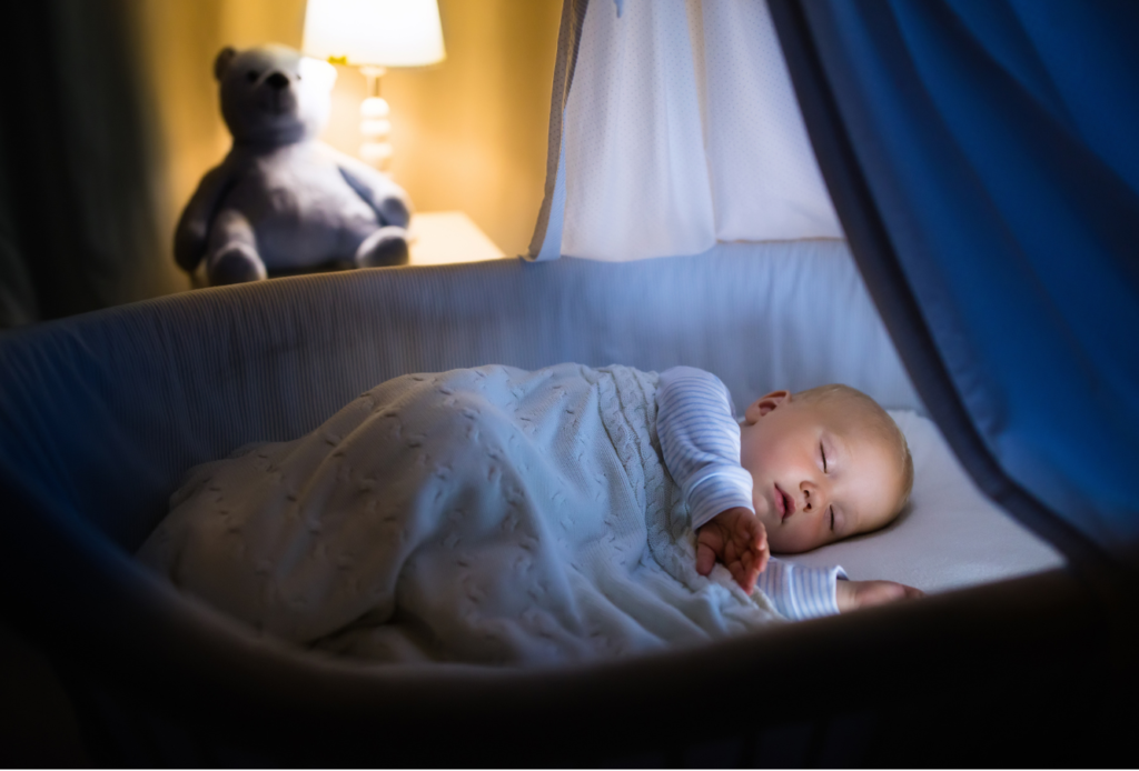 Comment habiller bébé la nuit pour son bien-être et sa sécurité